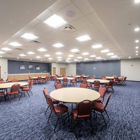 Fairfield Inn & Suites By Marriott Salmon Arm Ngoại thất bức ảnh