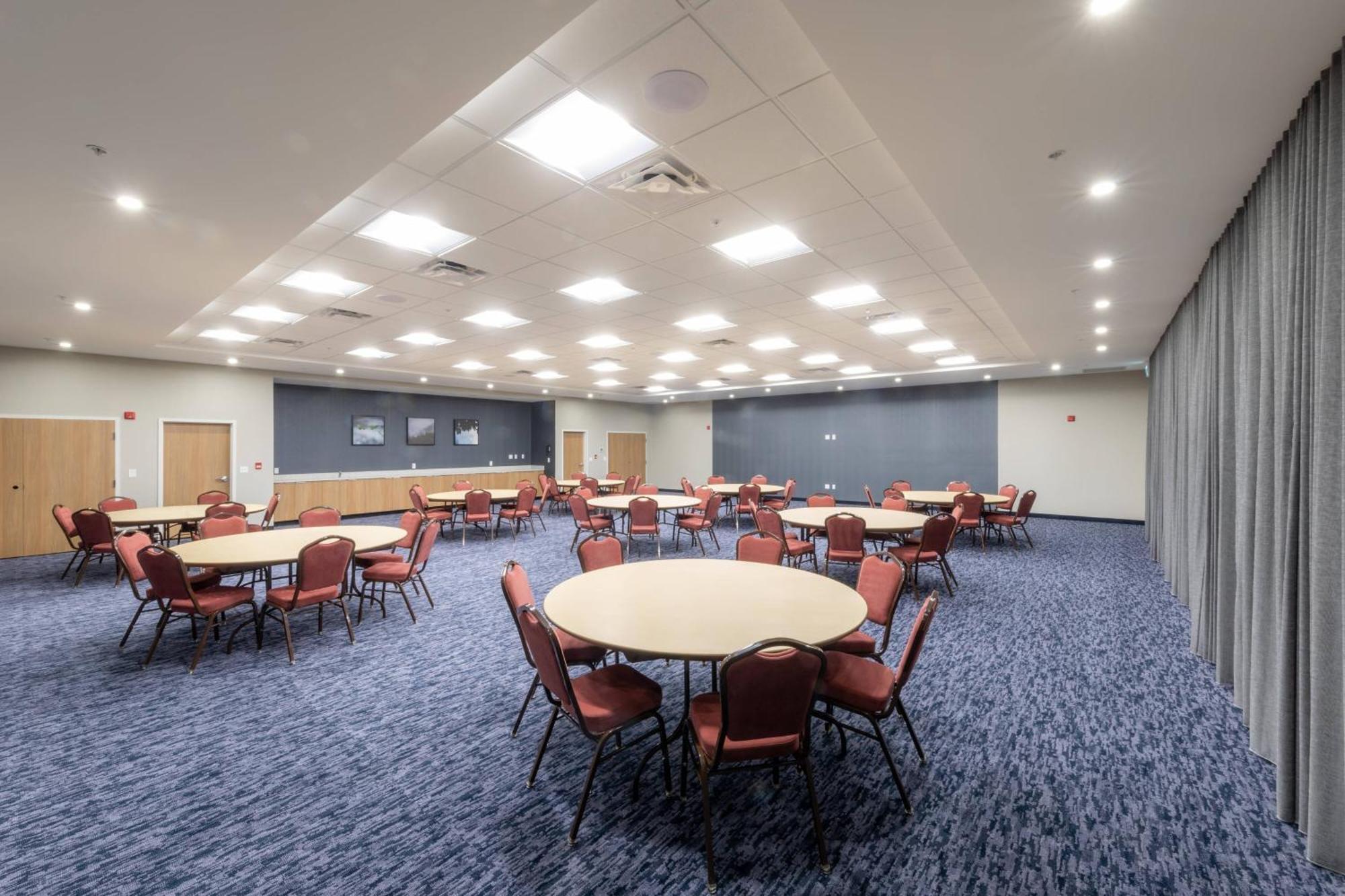 Fairfield Inn & Suites By Marriott Salmon Arm Ngoại thất bức ảnh