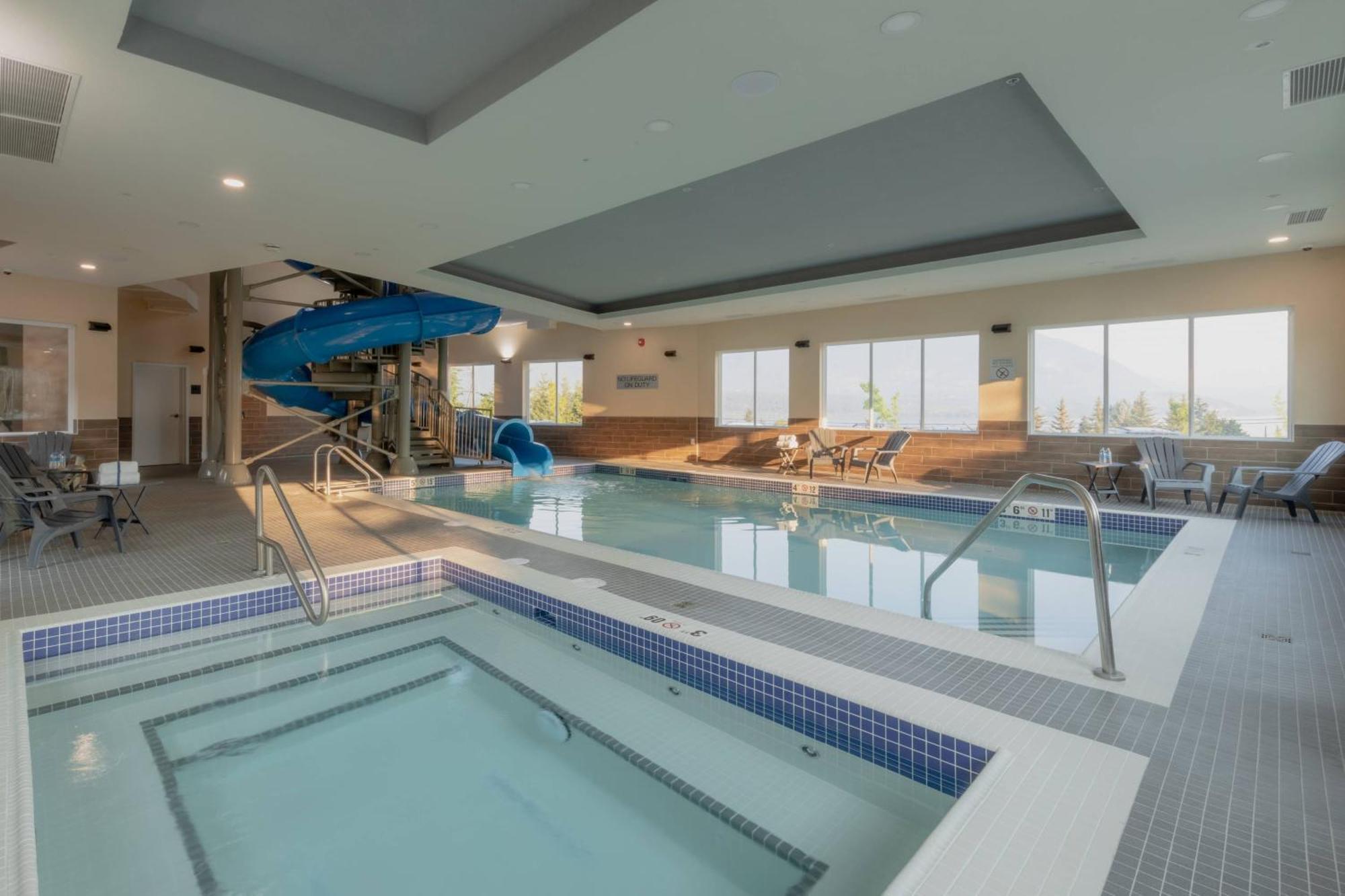 Fairfield Inn & Suites By Marriott Salmon Arm Ngoại thất bức ảnh