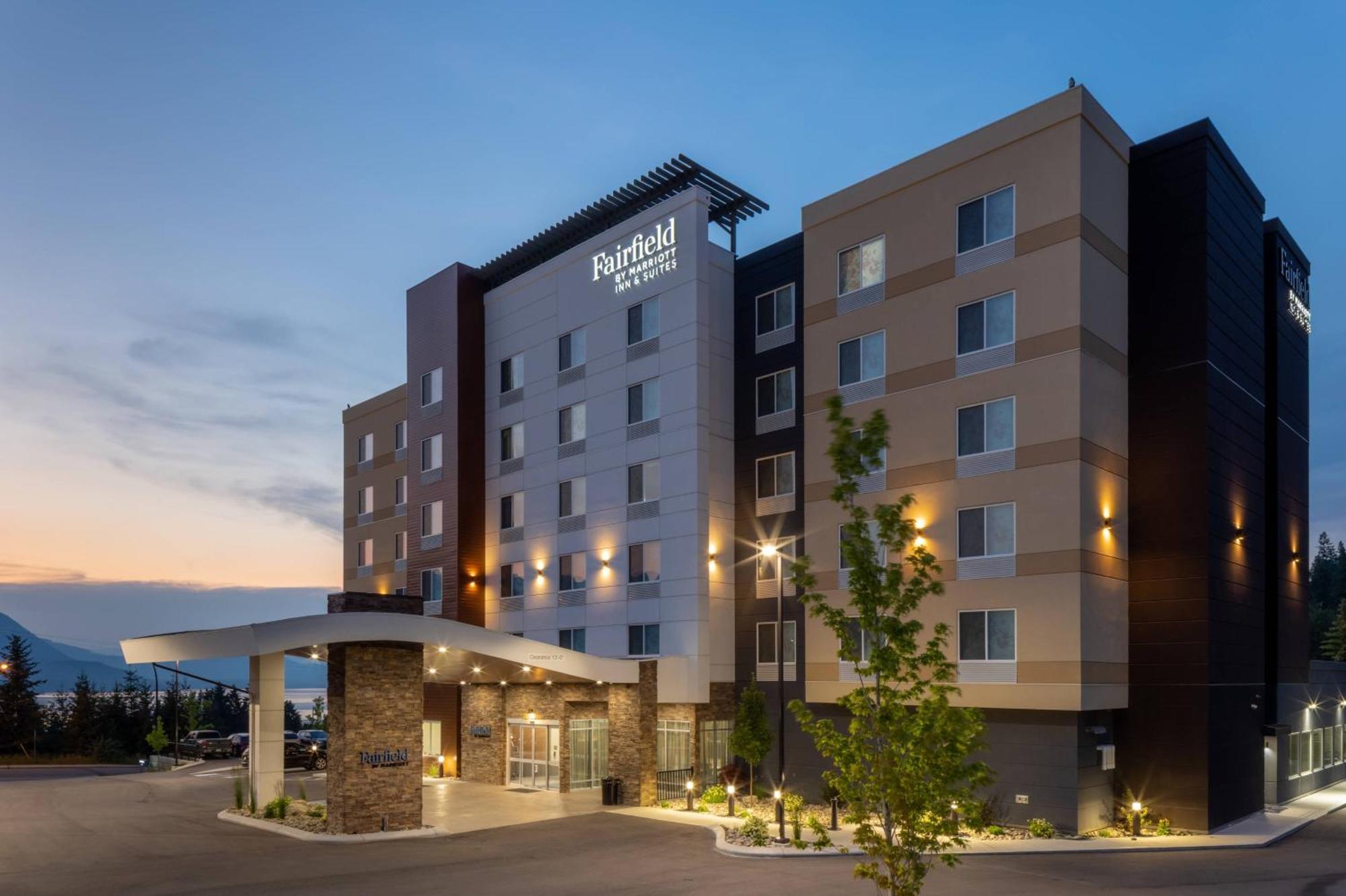 Fairfield Inn & Suites By Marriott Salmon Arm Ngoại thất bức ảnh